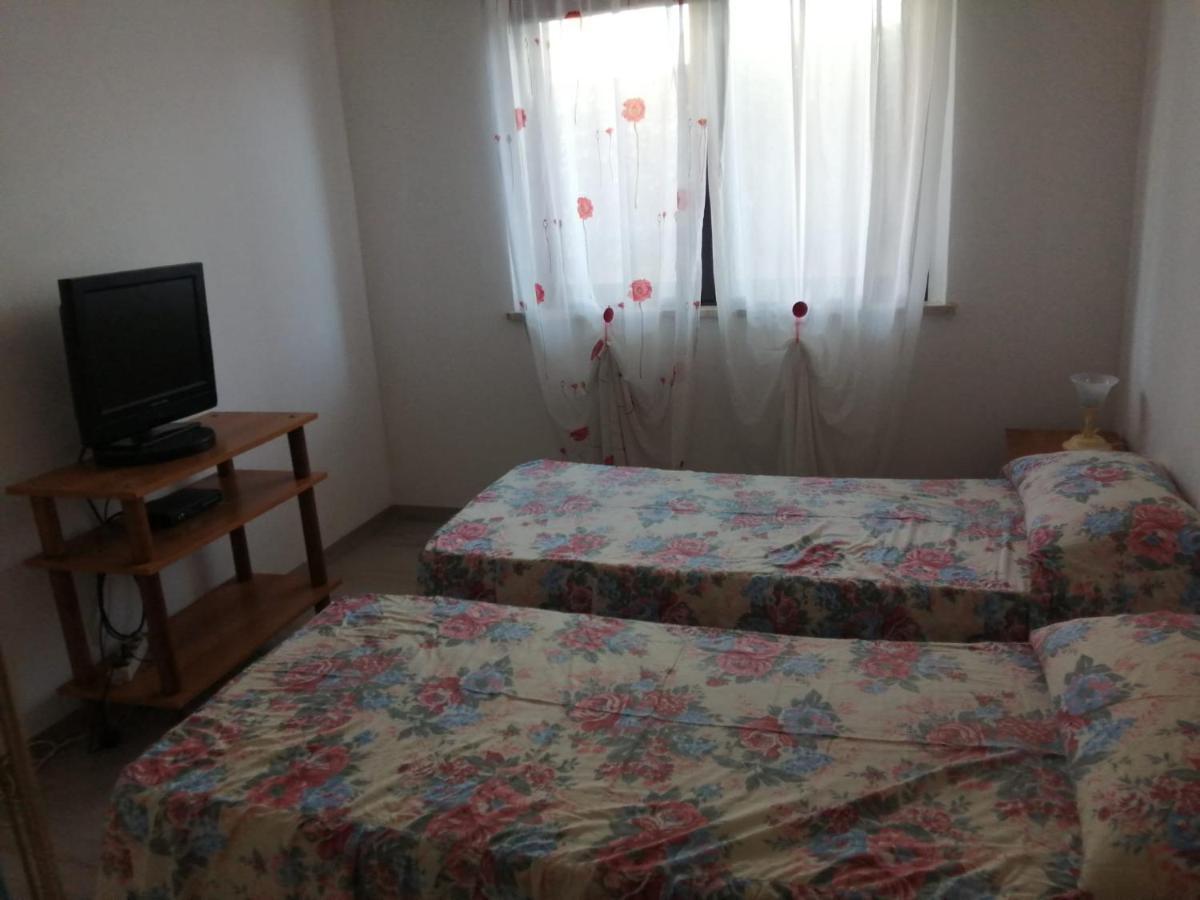 Recanati Taormina Beach Apartment จีอาร์ดีนี นักซอส ภายนอก รูปภาพ